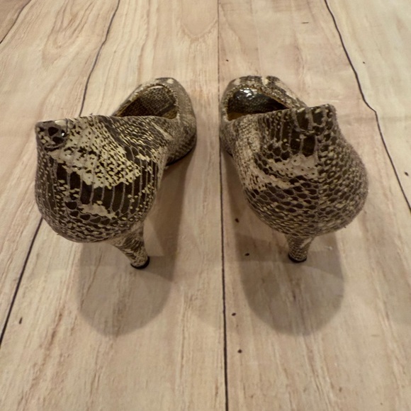 ARTURO CHIANG Women's Snakeskin Peep Toe Heels/size 7 - Picture 7 of 15